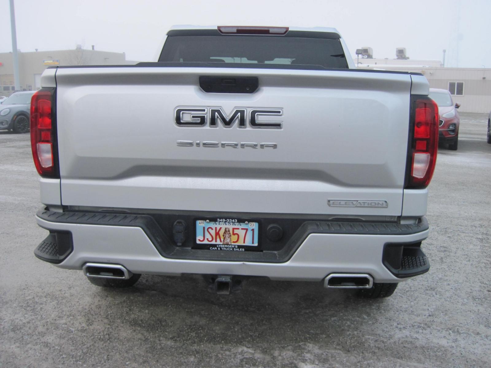 2021 silver /black GMC Sierra 1500 Elevation (3GTU9CED8MG) , located at 9530 Old Seward Highway, Anchorage, AK, 99515, (907) 349-3343, 61.134140, -149.865570 - Nice Low miles GMC Sierra 1500 come take a test drive - Photo #4